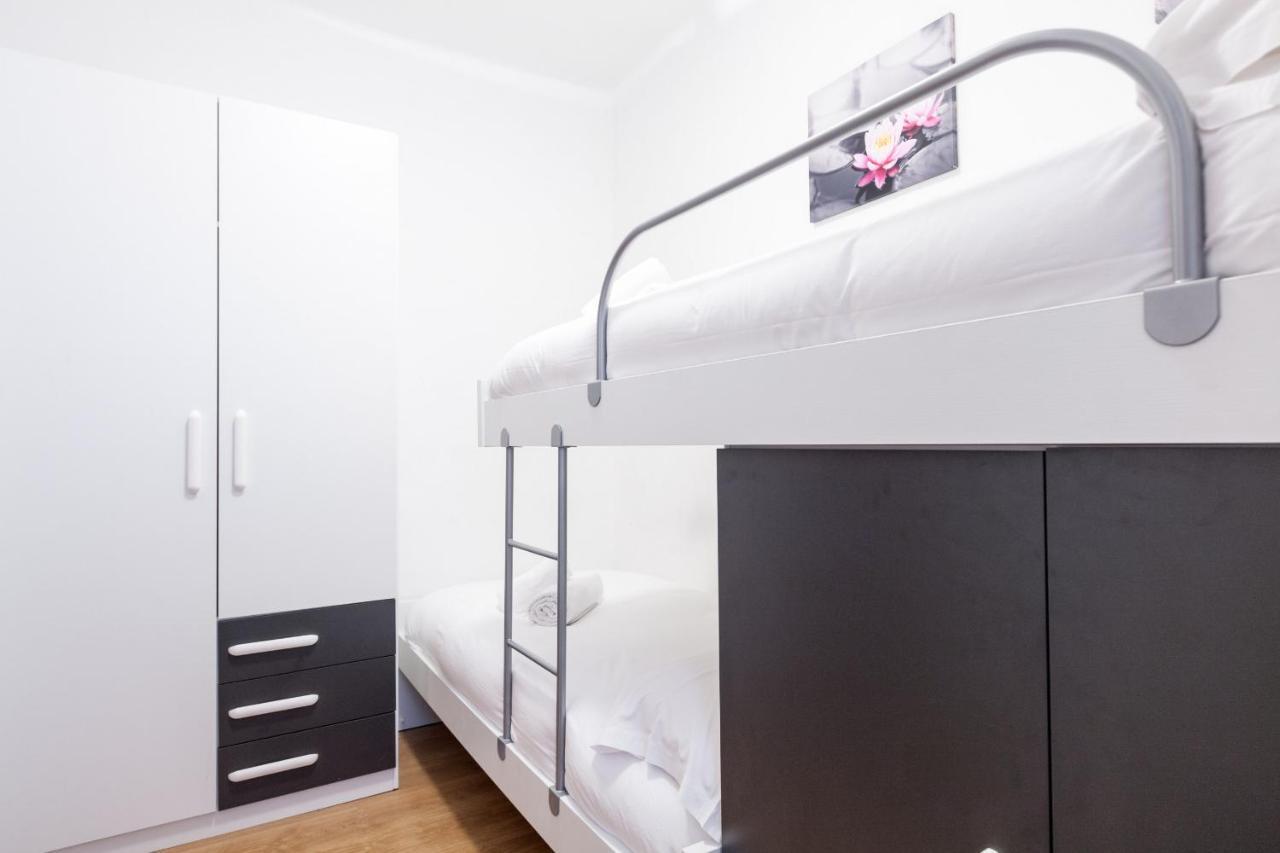 Sagrada Familia Lepant Apartment Barcelona Ngoại thất bức ảnh